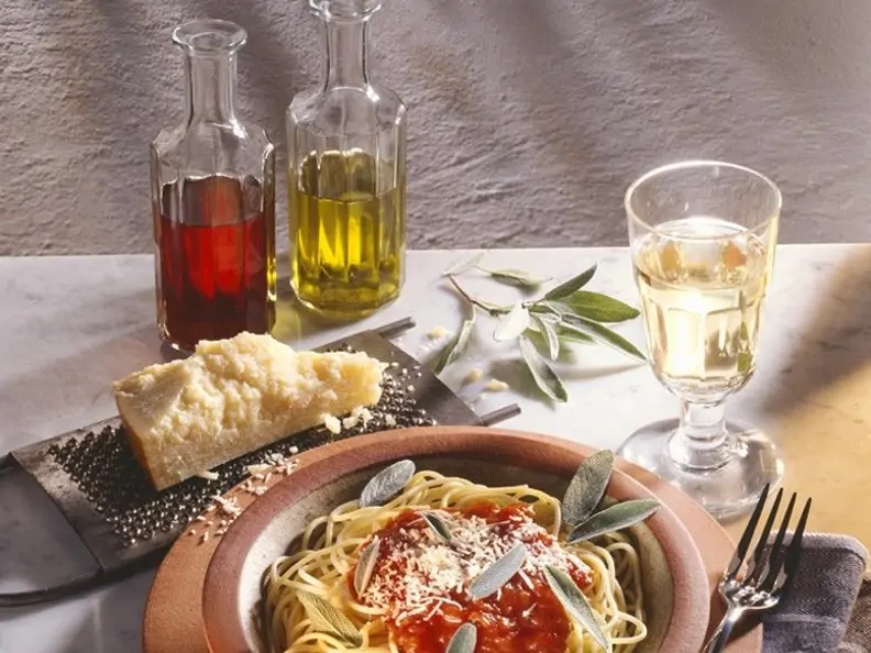 Spaghetti mit Tomatensauce
