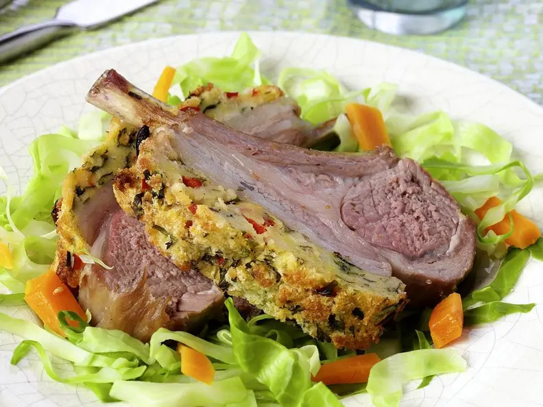 Lamm mit Brotkruste