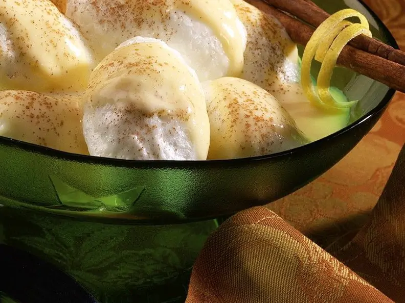 Schneenocken mit Vanillesauce