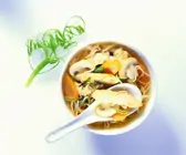 Mie-Nudelsuppe mit Hähnchen