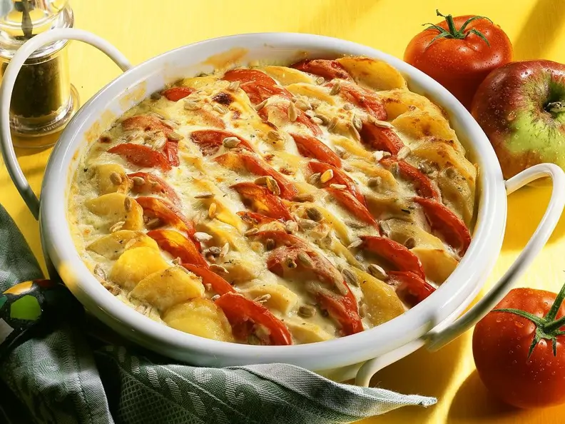 Kartoffelauflauf mit Tomaten
