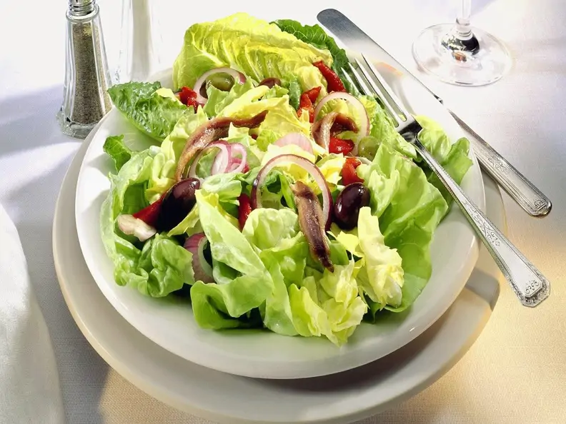 Kopfsalat mit Sahne-Dressing
