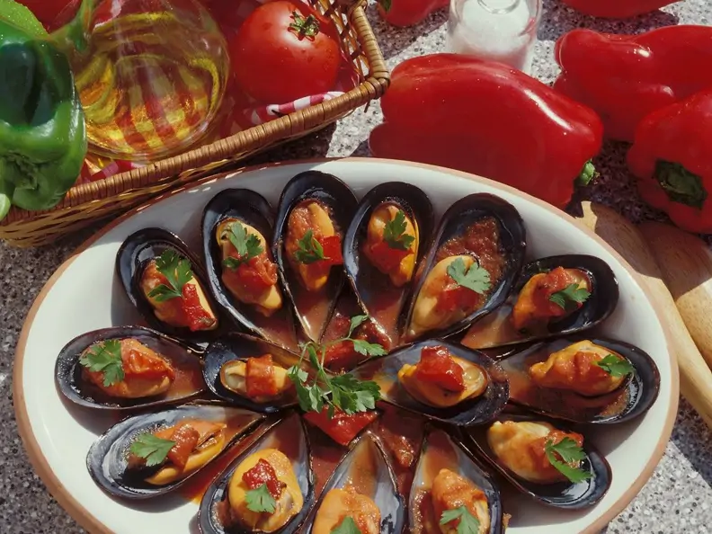 Muscheln mit Tomaten