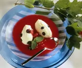 Quarmousse mit Beeren