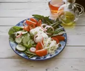 Griechischer Salat mit Spinat