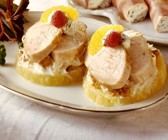 Canapes mit kaltem Braten