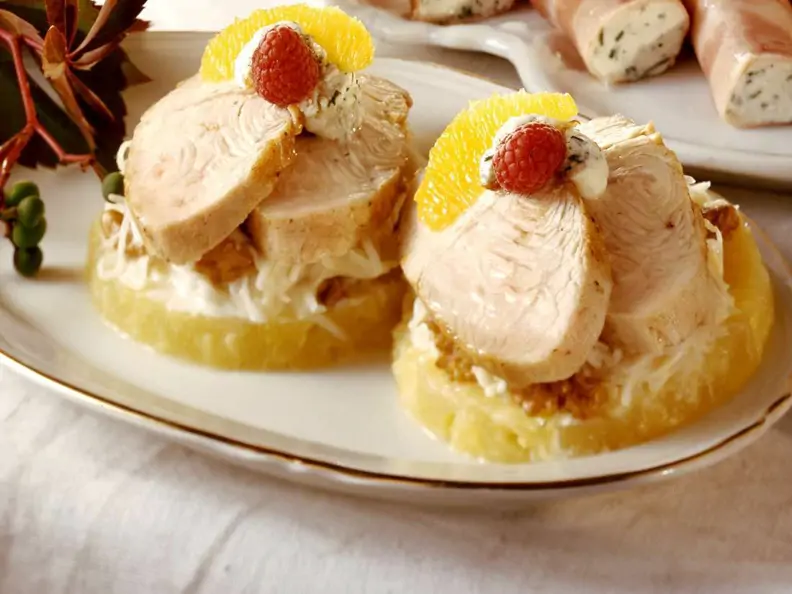 Canapes mit kaltem Braten