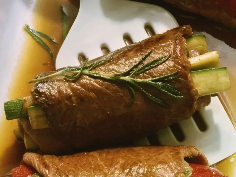 Rouladen mit Zucchinifüllung