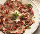Kalter Schweinebraten mit Tomaten-Dressing