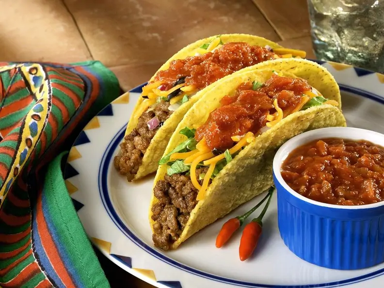 Taco Shells mit Hackfleischfüllung