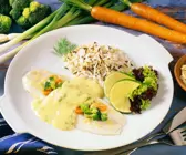 Gedämpfter Fisch mit Petersilien-Hollandaise
