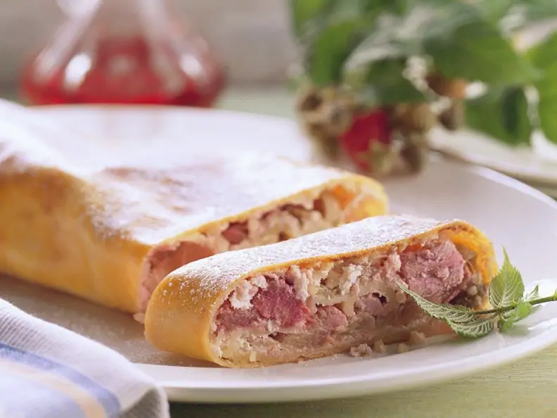 Rhabarberstrudel
