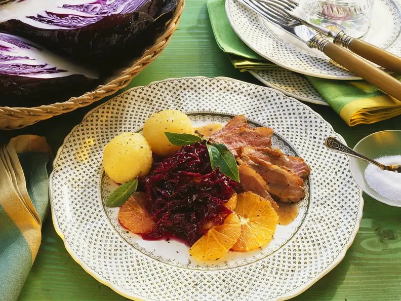 Ente mit Gewürz-Rotkohl