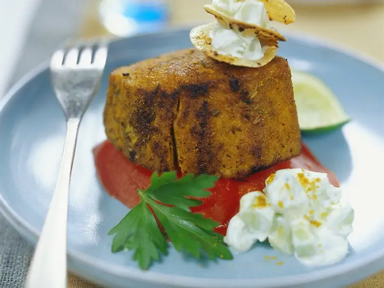 Kurzgebratener, würziger Thunfisch mit Raita