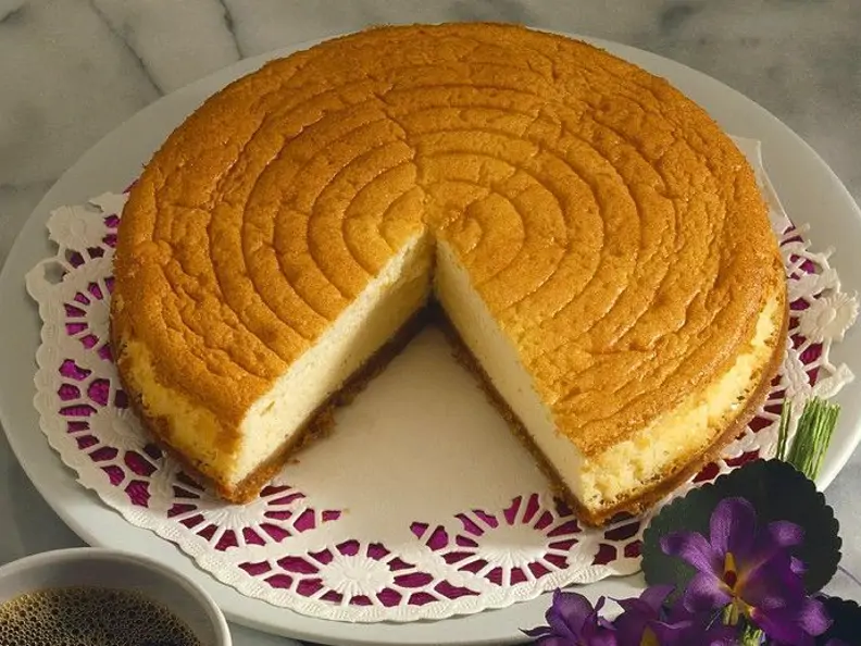 Käsekuchen mit Zwiebackboden