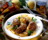 Hackfleischbällchen mit Zwiebelsauce