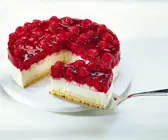 Sahnetorte mit Beeren