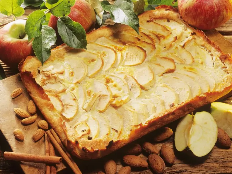 Saftiger Apfelkuchen vom Blech