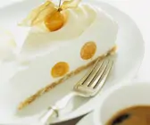Sahnetorte mit Knusperboden