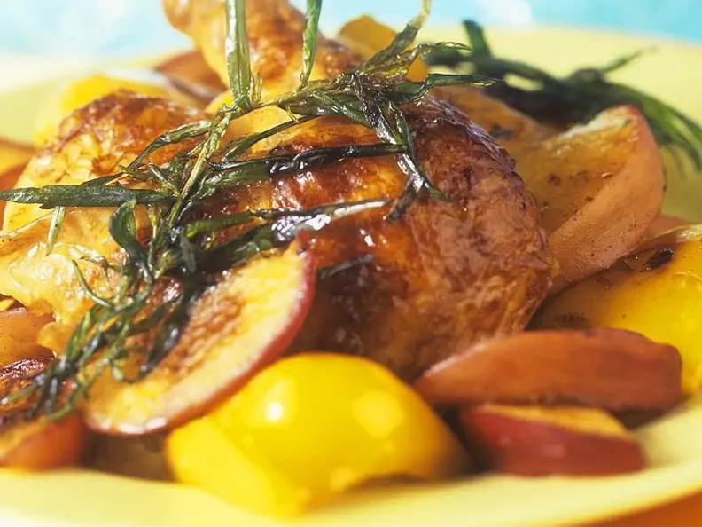 Kaltes Hähnchen mit Pfirsich