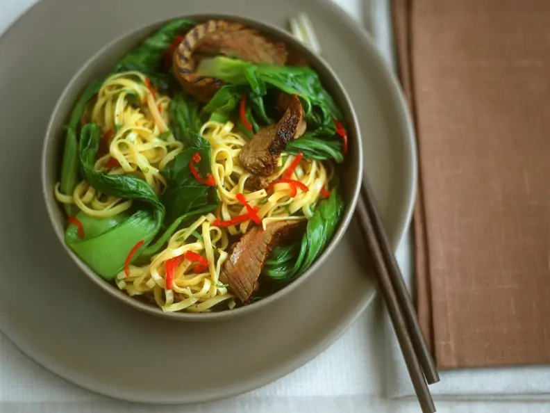 Asiatische Nudeln mit Rind