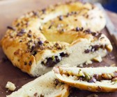 Gefüllter Hefekuchen