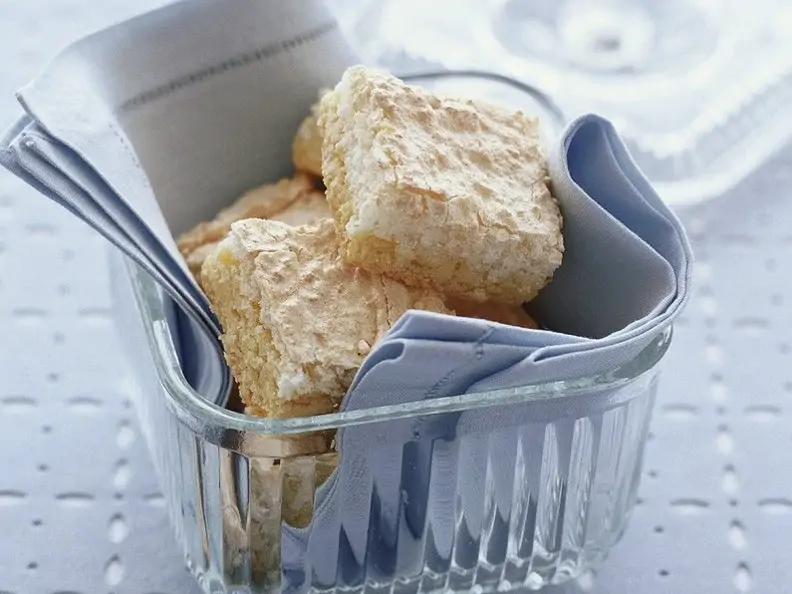 Apfelkuchen mit Kokosbaiser