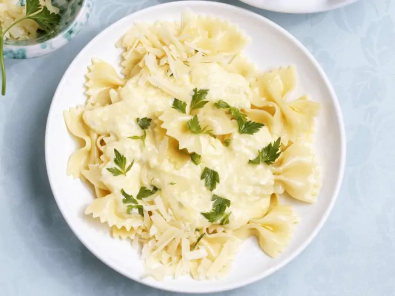 Nudeln mit Käsesauce