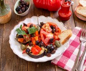 Sizilianische Caponata mit Leccino Oliven