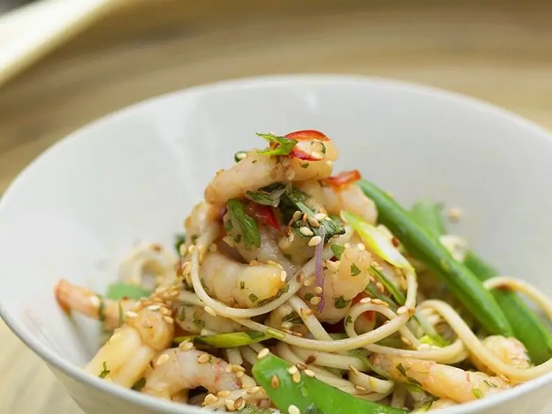 Nudelsalat mit Garnelen