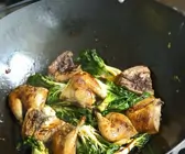 Wachteln mit Paksoi