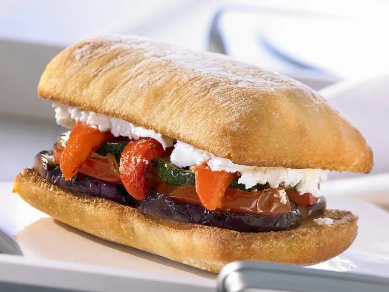 Ciabatta-Sndwich mit Röstgemüse