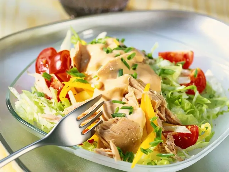 Blattsalat mit Thunfisch