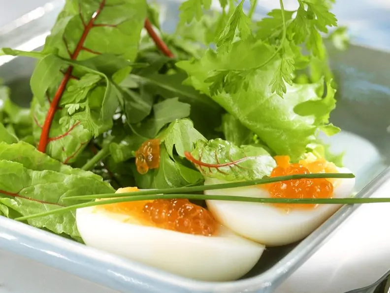 Mangoldsalat mit Ei