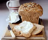 Roggernbrot mit Kernen