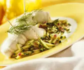 Scholle auf Zucchinigemüse