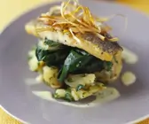 Gebratener Zander auf Kartoffelsalat