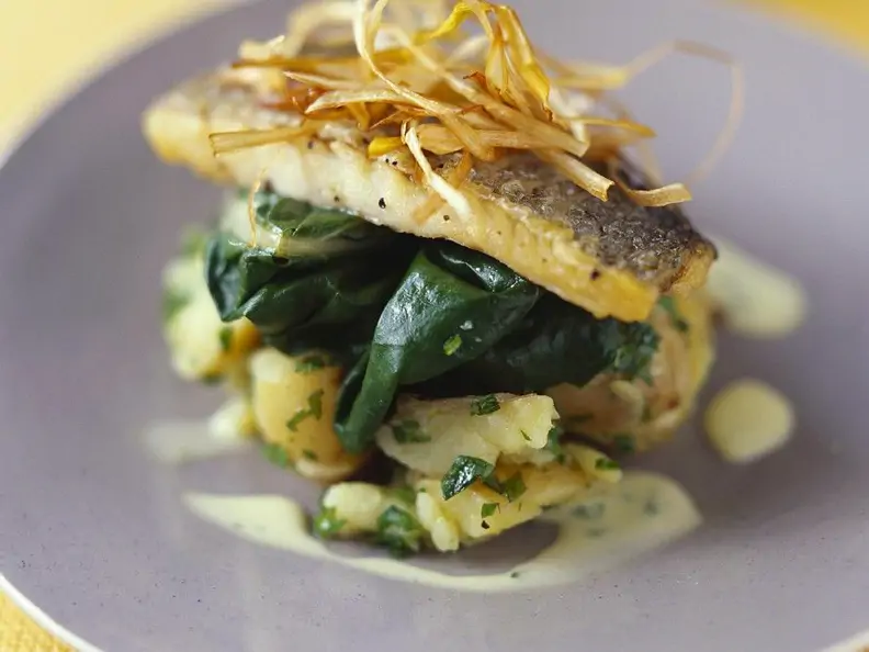 Gebratener Zander auf Kartoffelsalat
