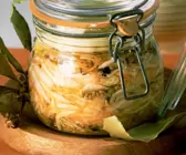Milchsauer eingelegter Weißkohl mit Möhren