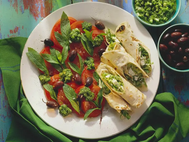 Gefüllte Flandenbrote mit Tomaten