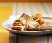 Weißer Spargel mit Zander