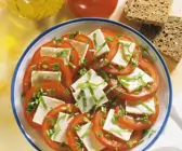 Tomatensalat mit Käse