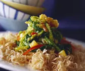 Nudeln mit Tofu-Gemüse