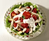 Geflügel-Spargelsalat mit Erdbeeren