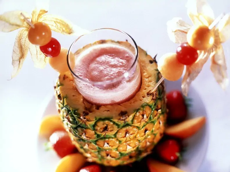 Ananas-Erdbeer-Shake