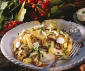 Warmer Nudelsalat mit Hähnchen