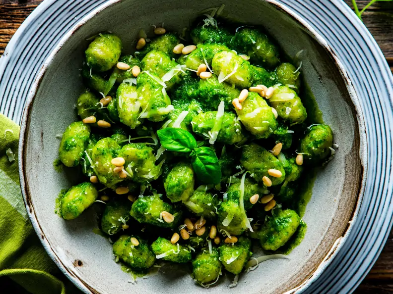 Gnocchi mit Basilikumpesto