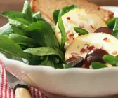 Feldsalat mit Käse