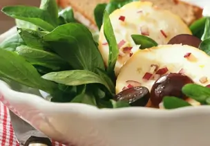 Feldsalat mit Käse