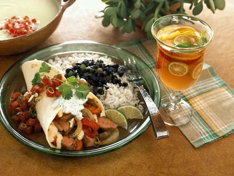 Tortillas mit Fleisch-Gemüsefüllung
